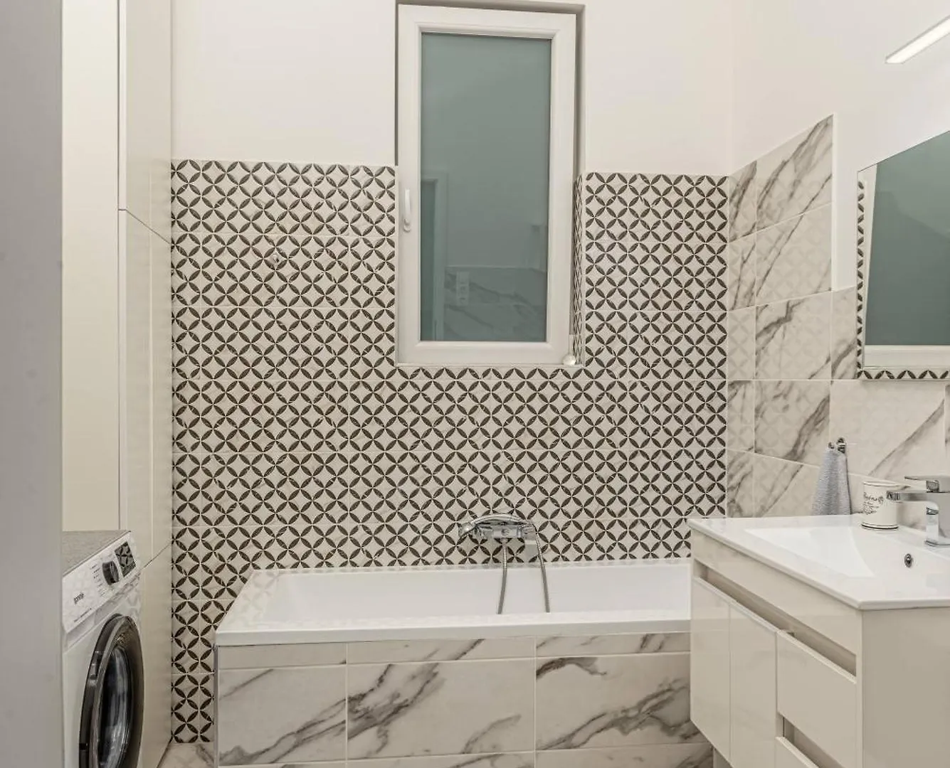 Apartment With 2 Bedrooms Near Gellert Thermal Bath Будапешт